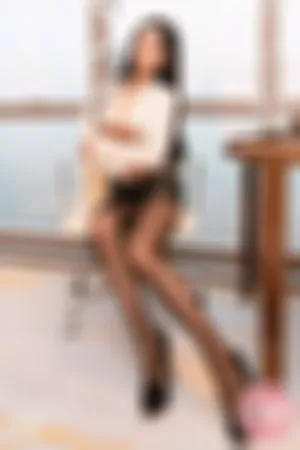 [YOUMI]尤蜜荟 2020.11.17 VOL.559 白衬衫黑皮裙制服OL系列