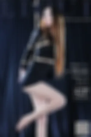 [LIGUI]丽柜 2020.11.22 黑色紧身OL制服与短裙加肉色丝袜