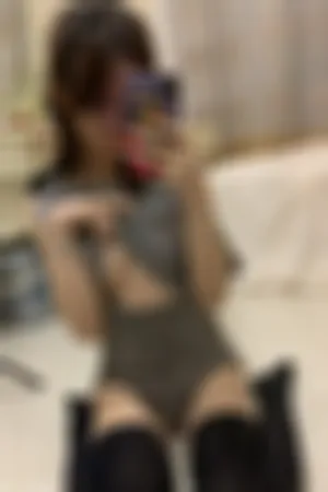 [WeiboGirl]微博红人 2020.09.01 小日常之真空背带裤过膝