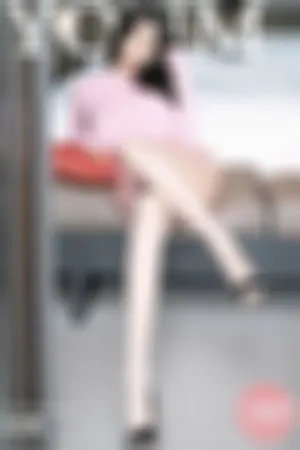 [YOUMI]尤蜜荟 2020.12.04 VOL.567 都市OL粉色的皮裙+朦胧丝袜