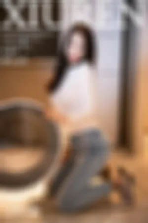 [XiuRen]秀人网 2020.12.08 No.2870 心愿旅拍·牛仔裤黑丝美腿