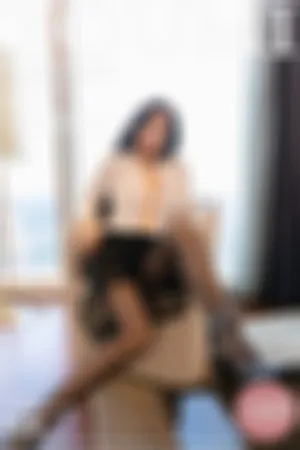 [YOUMI]尤蜜荟 2020.12.28 VOL.579 白衬衫_超短裙_黑丝袜_职业OL装扮