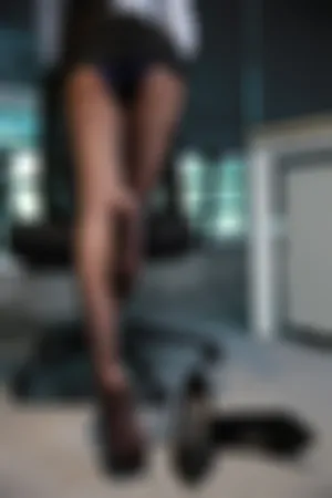 [WeiboGirl]微博红人 2019.12.31 OL黑丝