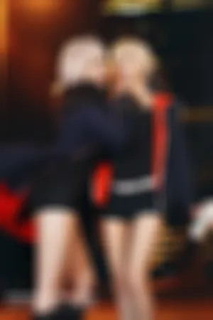 [WeiboGirl]微博红人 2020.02.22 海边泳装后路灯街拍