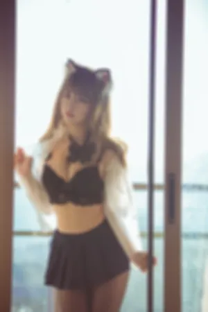 [WeiboGirl]微博红人 2021.02.14 阳台黑丝性感猫咪