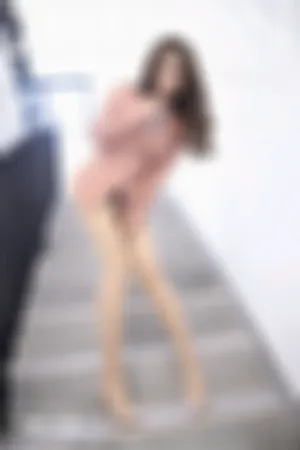 [XiuRen]秀人网 2021.03.15 No.3202 三亚旅拍_粉色职场制服_半脱无内私房