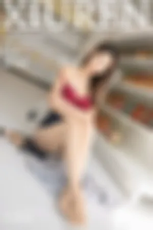 [XiuRen]秀人网 2021.03.24 No.3241 商店卖酒推销员系列_半脱制服露猩红内衣