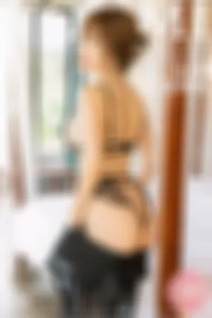 [Youmi]尤蜜荟 2021.04.15 VOL.630 三亚旅拍_镂空内衣_熟女半脱露点黑色透视内衣