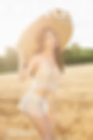 [XiuRen]秀人网 2021.04.19 No.3313 麦田草帽蕾丝缕空透视短裙上衣大尺度半脱无内