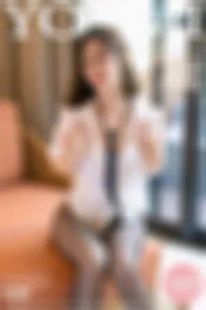 [Youmi]尤蜜荟 2021.11.12 VOL.717 黑丝_眼镜OL_熟女