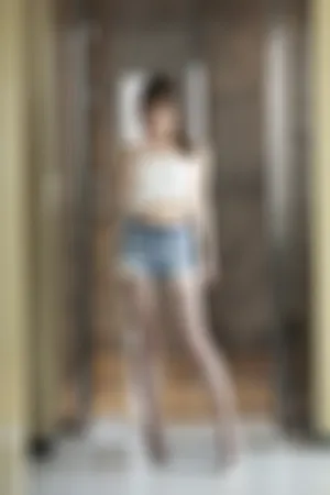 [WeiboGirl]微博红人 牛仔小裤裤