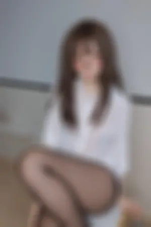 [WeiboGirl]微博红人 白衫黑丝