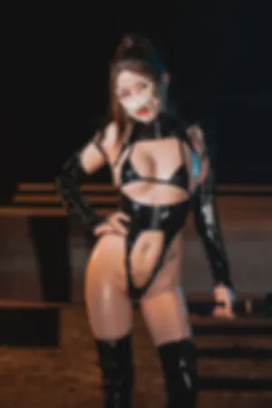 [WeiboGirl]微博红人 异铁战斗服