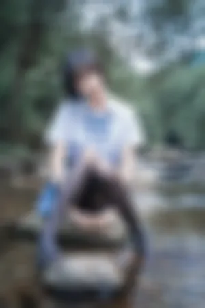 [WeiboGirl]微博红人 水色溪边制服