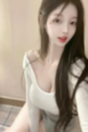 韩国超可爱又胸猛的妹子INS清纯性感自拍