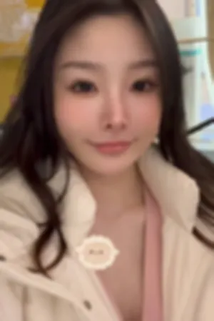 黄袍美团美女外卖员微博性感照片