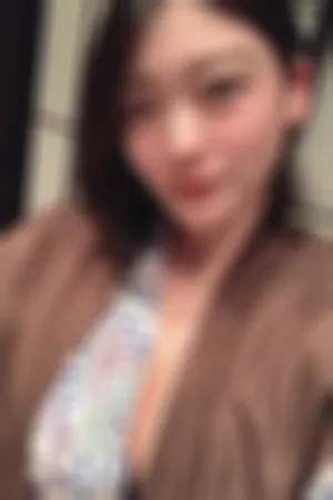 胸大到可以放桌上还有腹肌的写真新人超强美照