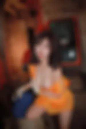 [WeiboGirl]微博红人 户外性感挖掘机工人装扮半脱 挖掘姬