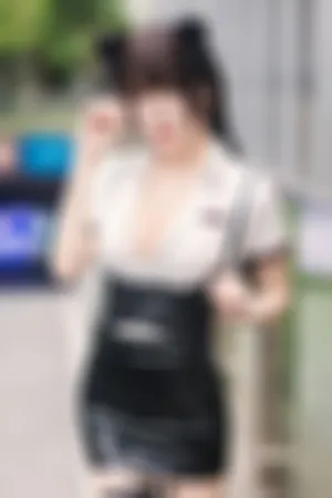 [WeiboGirl]微博红人 性感白T黑皮短裙 萤火嘉年华