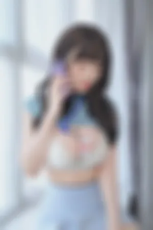 [WeiboGirl]微博红人 针织衣短裙 超薄肉丝 巨乳晚辈