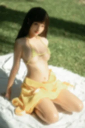 [WeiboGirl]微博红人 户外丛林性感黄色三点式内衣 野餐日