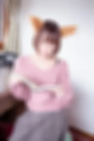 [WeiboGirl]微博红人 粉红上衣 灰短裙 露超薄黑丝 狐娘巫女