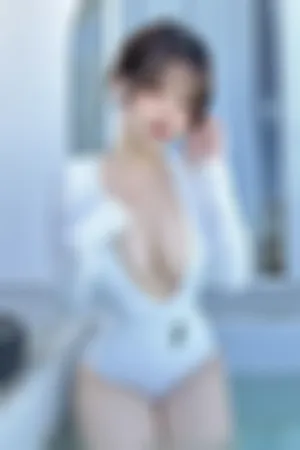 [WeiboGirl]微博红人 泳池 性感 白色连体泳装 白色泳装