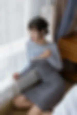 [Cosplay]角色扮演 灰色短T 深灰 露臀短裙 吉他姐姐