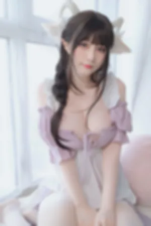 [WeiboGirl]微博红人 性感女仆装 白丝吊袜 半撩 白丝兔耳女仆