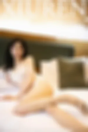 [XiuRen]秀人网 2023.11.30 No.7742 淡黄色连衣短裙 白色蕾丝内衣 原色丝袜