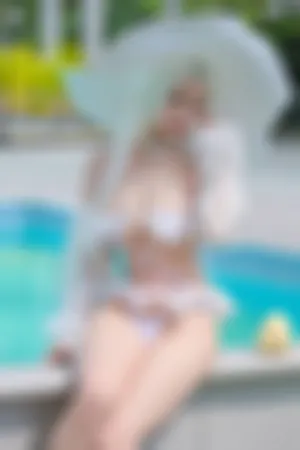 [Cosplay]角色扮演 泳池边 性感 白色泳衣 约克城泳装