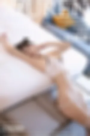 [XiuRen]秀人网 2023.12.06 No.7771 白T 灰色短裙 白色蕾丝内衣 丝袜