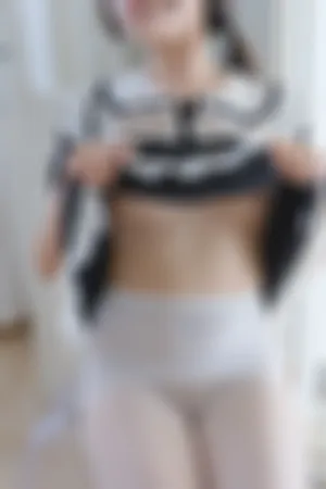 [WeiboGirl]微博红人 森萝财团 黑白女仆短裙 超薄 无内白丝 朝露