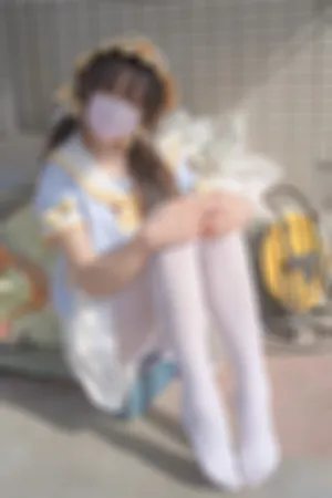 [WeiboGirl]微博红人 户外 性感 百褶裙下 春雪