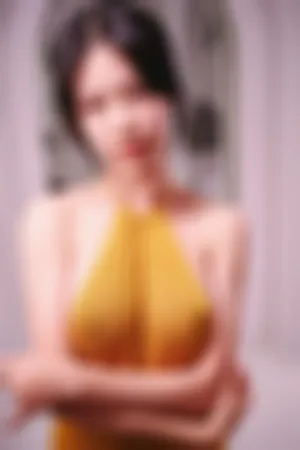 [Cosplay]角色扮演 黄色 露背连衣长裙 半脱 大尺度 黄色战袍