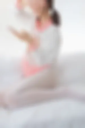 [WeiboGirl]微博红人 性感 白色卡通上衣 超薄 无内白丝 雨云01