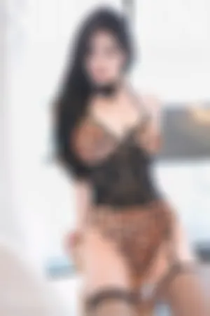 [XiuRen]秀人网 2024.01.19 No.7990 豹纹短裙 黑色网格袜