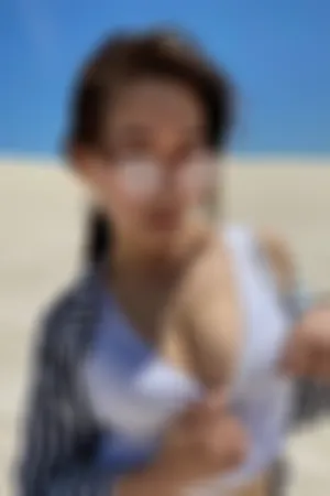 [FuLi]米友福利 户外 白色上衣 牛仔短裤 沙滩