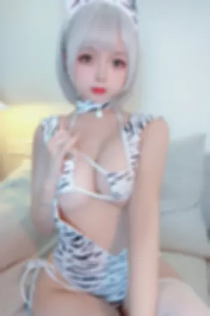 [Cosplay]角色扮演 虎纹套装 三点式内衣 白丝袜 白虎