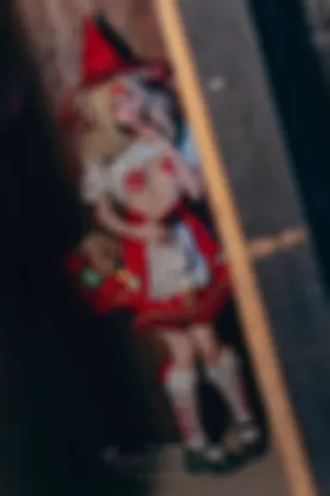 [Cosplay]角色扮演 红白 连衣短裙 白丝袜 可莉炸鱼舞