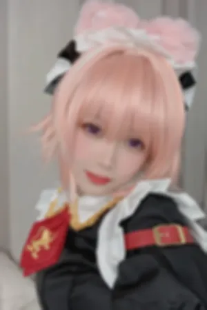 [Cosplay]角色扮演 户外 黑白女仆装 黑丝吊袜 阿福女仆