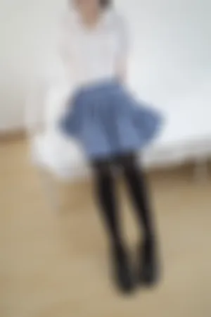 [WeiboGirl]微博红人 私房 性感 黑色短裙 超薄黑丝 内部11