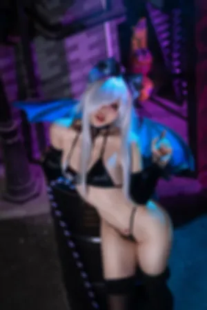 [Cosplay]角色扮演 户外 蕾丝连衣短裙 黑丝吊袜 小恶魔