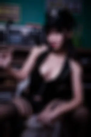 [Cosplay]角色扮演 黑色 皮质服饰 黑网吊袜 小女警