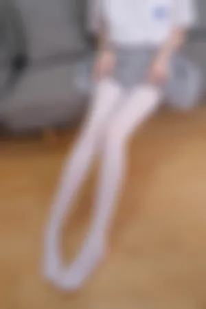 [WeiboGirl]微博红人 居家沙发 性感 学生制服 无内白丝 微风01