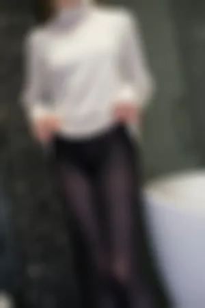 [WeiboGirl]微博红人 私房沙发上 性感白T 超薄黑丝 微风02