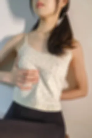 [WeiboGirl]微博红人 性感 花色衬衫 黑丝裤袜 雏菊002小七