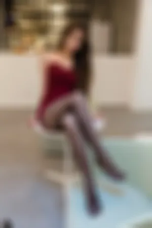 [WeiboGirl]微博红人 酒红色连衣短裙 超薄黑丝 丝足御姐