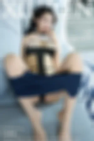 [XiuRen]秀人网 2024.03.12 No.8216 三亚旅拍 学生装白色上衣 蓝色短裙 全果