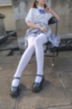 [WeiboGirl]微博红人 户外天台 性感JK制服 超薄白丝 团月下005小夜